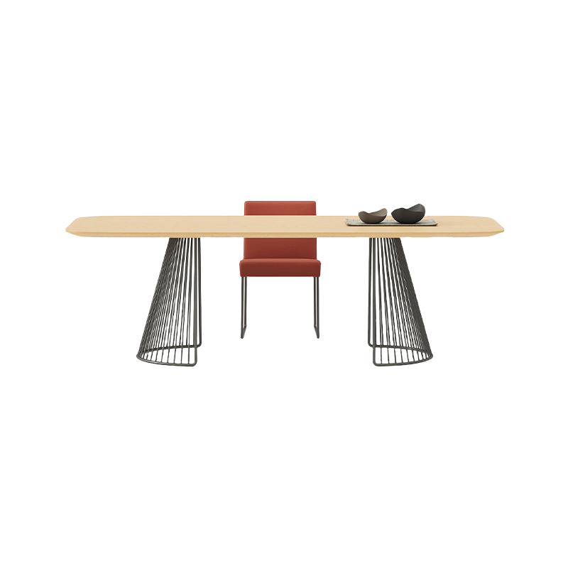 The Riley Dining Chair is Like an Elegant Messenger of Minimalist Aesthetics, Quietly Stepping Into Your Living Space.